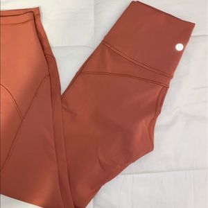 NEVER WORN - in movement leggings